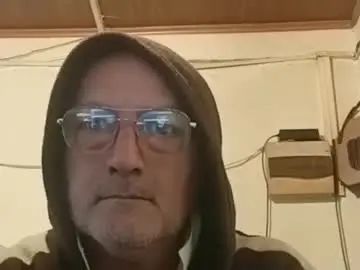 Stream the full scene of Gay sex chat with roberreyes266059