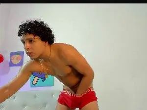 Play complete movie of Gay sex chat with Bol_adrian