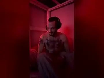 Play complete movie titled Gay sex chat with elwrey707