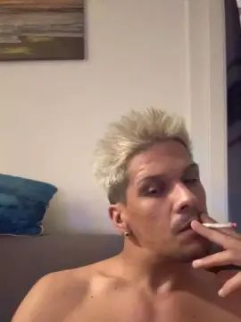 Watch complete scene of Gay sex chat with brasil2219