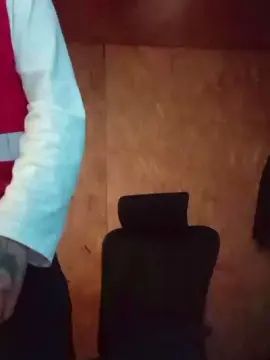 Enjoy watching this complete clip titled Gay sex chat with Alexxxandro69