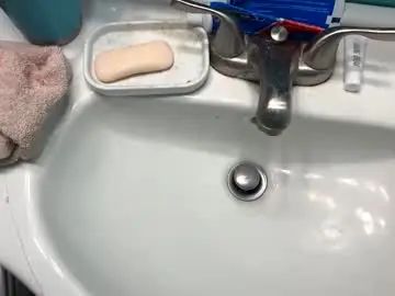 View complete scene of Gay sex chat with strokingoffking