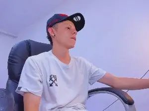 Stream the full clip of Gay sex chat with Mathew_Boyy_
