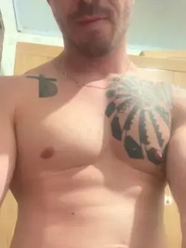 Stream this hardcore movie called Gay sex chat with Prazzerbranco