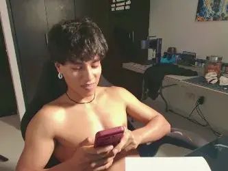 Play the full video titled Gay sex chat with DIEGOZYKO