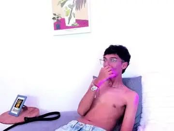 View the uncut scene of Gay sex chat with dear_teven