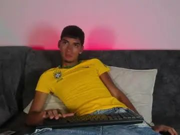 Stream the hardcore scene of Gay sex chat with thiago_ortizz