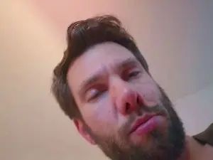 Enjoy watching this hardcore scene of Gay sex chat with Clem1386