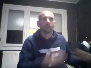 Enjoy watching the complete scene of Gay sex chat with montmasse