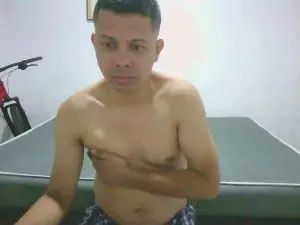 Enjoy watching the uncensored movie of Gay sex chat with tian91