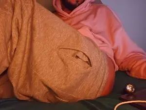 Stream this full scene of Gay sex chat with Evilbxxy