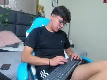 Stream the uncut clip of Gay sex chat with samuel_dark