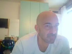 View this complete scene called Gay sex chat with ilciuciu20