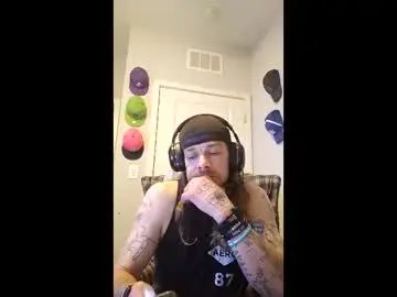 Stream the full scene named Gay sex chat with skitzothaklown86