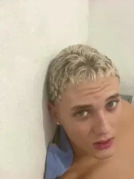 Stream complete video titled Gay sex chat with 9vinhokent