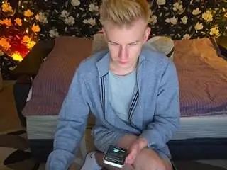 Watch uncensored video of Gay sex chat with blondboylive