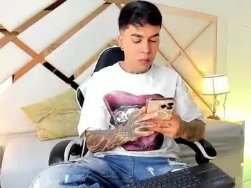 Stream this complete movie of Gay sex chat with alexandro_valverde