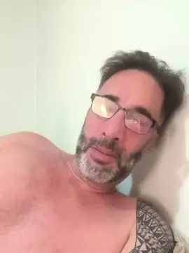 Play uncensored video called Gay sex chat with Tiojhonny2