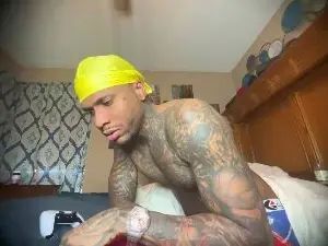 Play the HD clip called Gay sex chat with Daddyslanga1