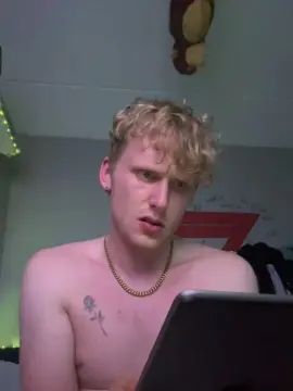 Play full scene titled Gay sex chat with Dutchcum420
