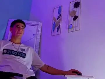 Enjoy watching uncensored clip of Gay sex chat with axelsavage11