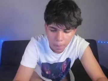 View uncensored clip of Gay sex chat with cuitealex