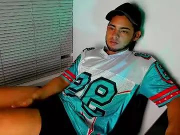 View the complete movie titled Gay sex chat with louis_rueda