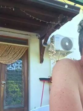 Play complete movie of Gay sex chat with Roines