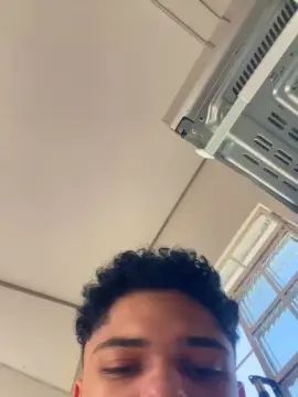 View the full scene of Gay sex chat with Iuri_ng01