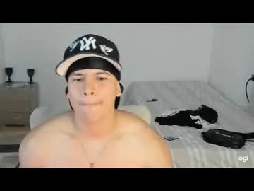 Enjoy watching the full scene named Gay sex chat with sant_wahlberg