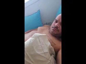 Play this uncut video titled Gay sex chat with oscarnoriega91