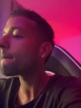 Watch uncut video titled Gay sex chat with danielsie7exxx5