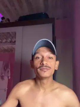 Watch this complete clip of Gay sex chat with oBaiano21
