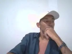 Play uncensored movie named Gay sex chat with Kiiro04