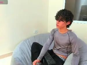 Play HD movie of Gay sex chat with Santyrizzo666