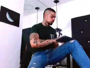 Play this full movie of Gay sex chat with marcuss_steel
