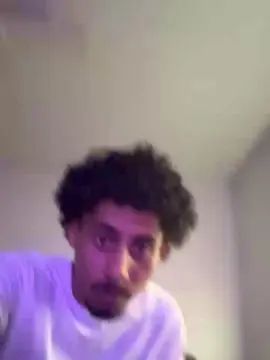 Watch this uncensored movie titled Gay sex chat with Bigzuseeee