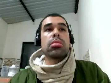 View uncut clip of Gay sex chat with andersonbenitez77