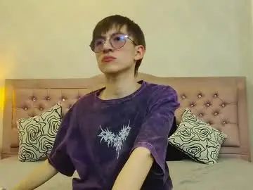 Play complete movie of Gay sex chat with axell_stone