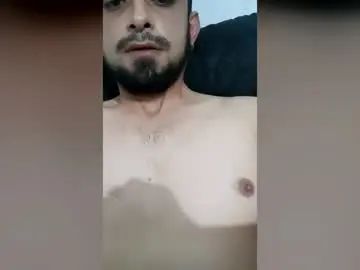 Watch complete clip of Gay sex chat with jose684699