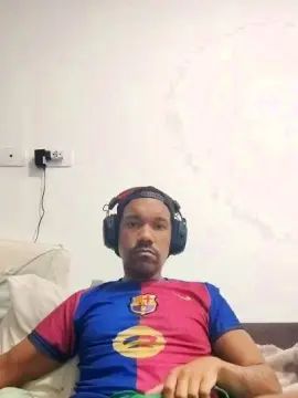 Enjoy watching the uncensored video of Gay sex chat with igaozins
