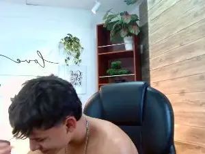View the uncut video of Gay sex chat with Ryan_grayx