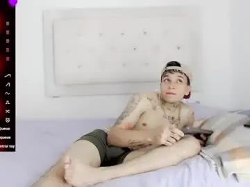 Play the complete clip of Gay sex chat with samatha_tafur
