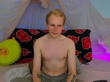 Enjoy watching the complete video of Gay sex chat with lighttoheaven