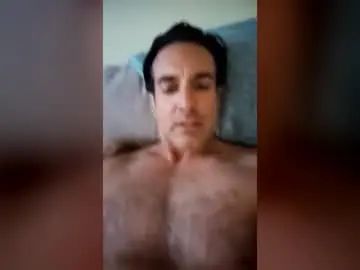 Play this uncut movie named Gay sex chat with elvis613presley