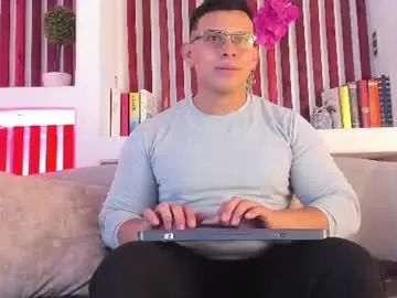 Watch uncut video called Gay sex chat with angell_rodriguez