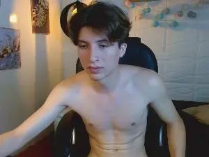 Watch this uncensored video named Gay sex chat with Marcoviolet