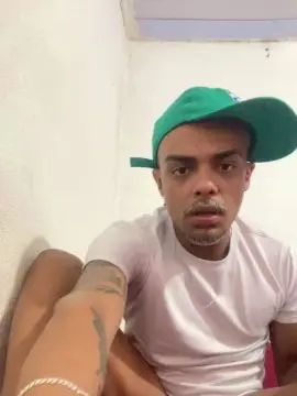 Enjoy watching the HD scene of Gay sex chat with Mlk_leiteiro