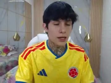 View the HD video of Gay sex chat with cry_thereal