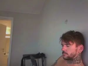 Play this complete movie of Gay sex chat with gggircis